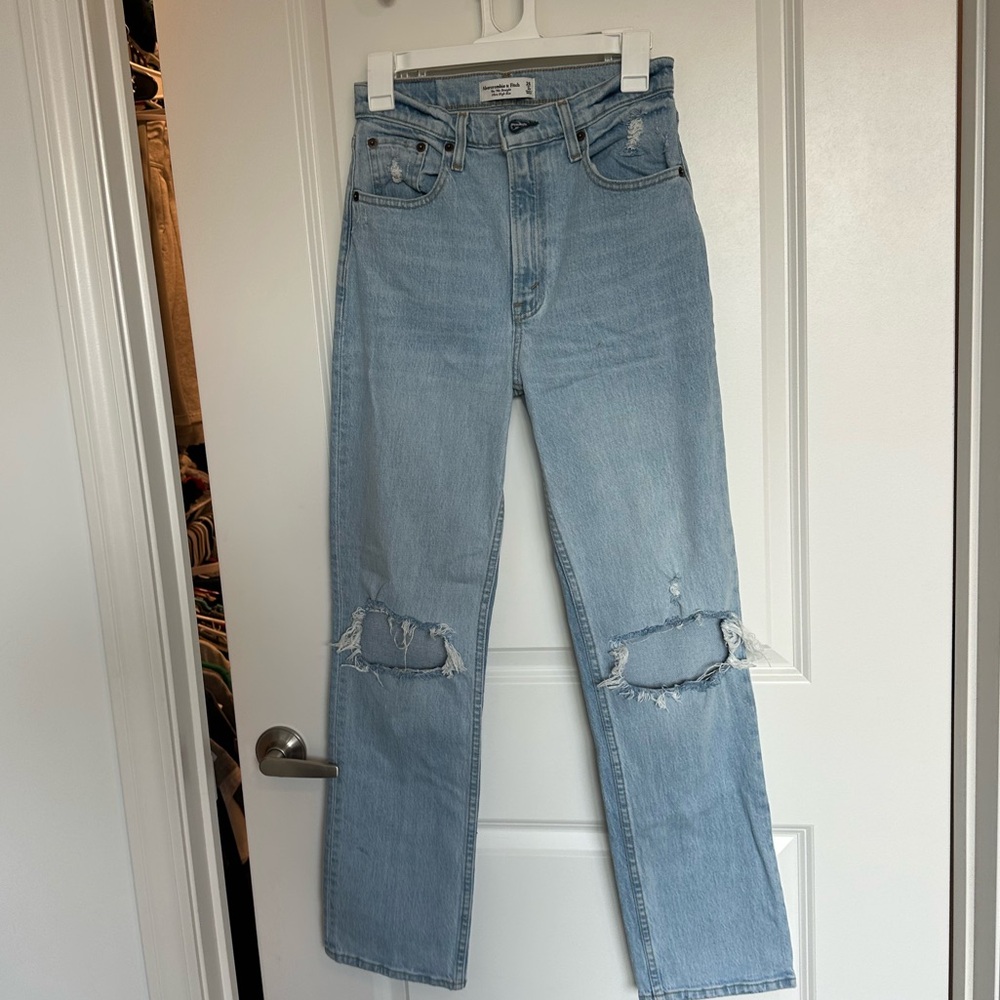 Abercrombie & Fitch women’s Denim Jeans — The 90’s straight ultra high rise 26